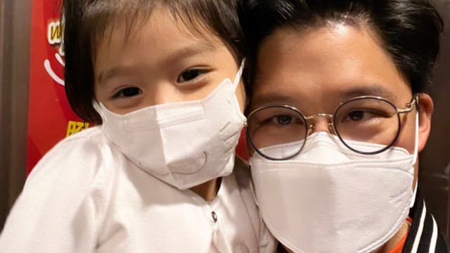 霍启刚|霍启刚宅家庆43岁生日，与儿女一起炸薯条太有爱，郭晶晶独在异国