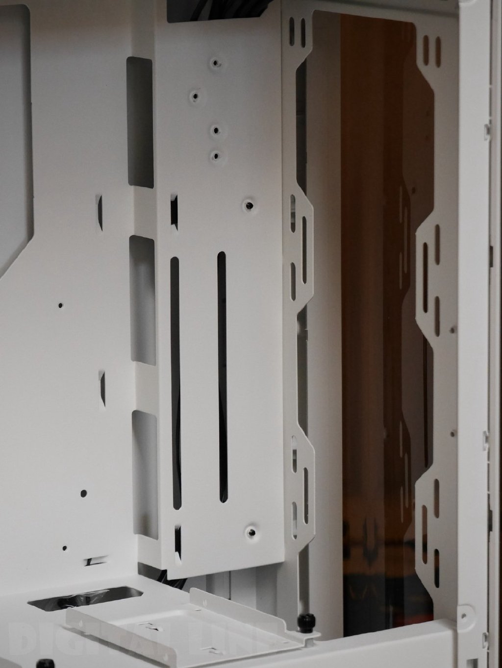 机箱|挑来选去，我相中了TT挑战者H3机箱