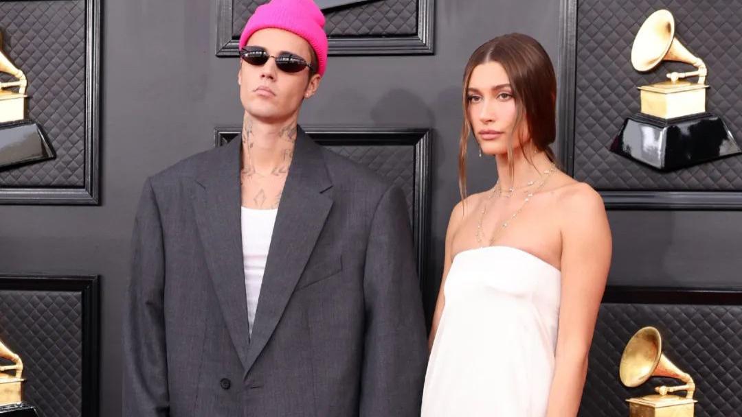 比伯|外国红毯大作妖，比伯像出院，欧美谢娜、金巧巧辣眼，gaga最美