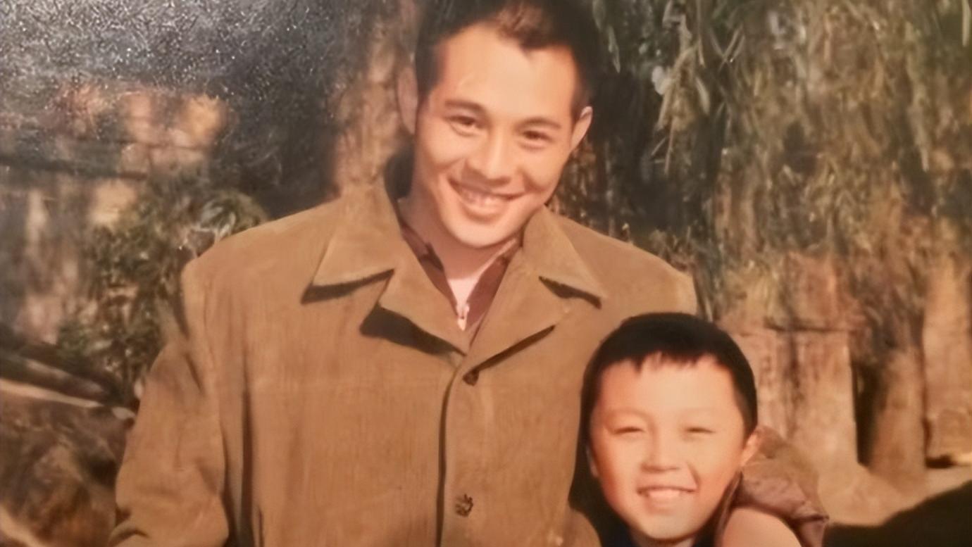 谢苗|知名童星谢苗近况，为新戏疯狂健身，满头大汗胡子拉碴男人味足