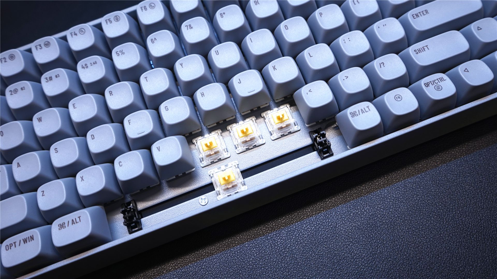 设计师|设计师的桌搭配好物—Lofree洛斐小翘100三模机械键盘使用体验