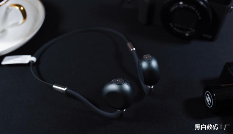 |声音精准传递，金属质感拉满-iKKO BREEZY ITG01骨传导耳机