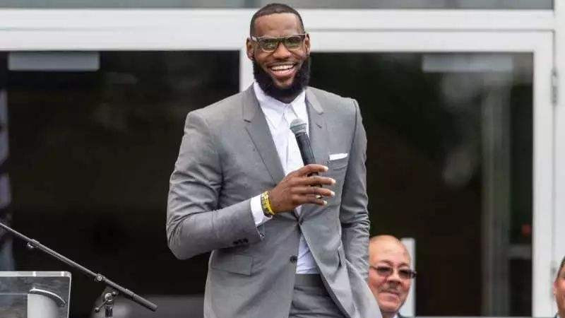 麦克阿瑟|定了？NBA新赛季增加2支球队，詹姆斯或成为股东，森林狼影响最大