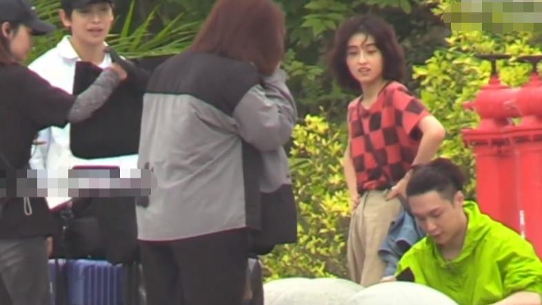 向往6|《向往6》首期开录，00后小花做客先不说，爆红小生追定了