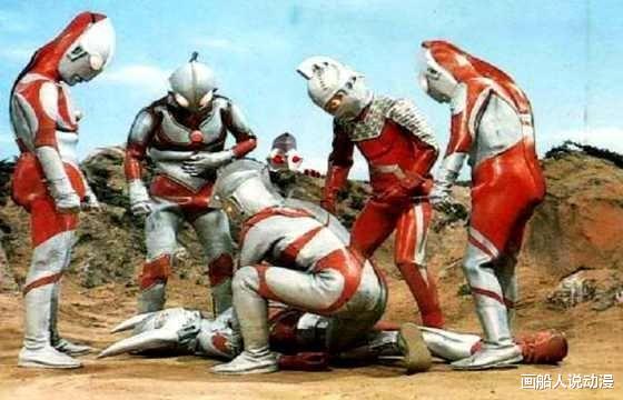 光之国|光之国的养父如何表现父子之情?佐菲之父教本领,泽塔之父呢?