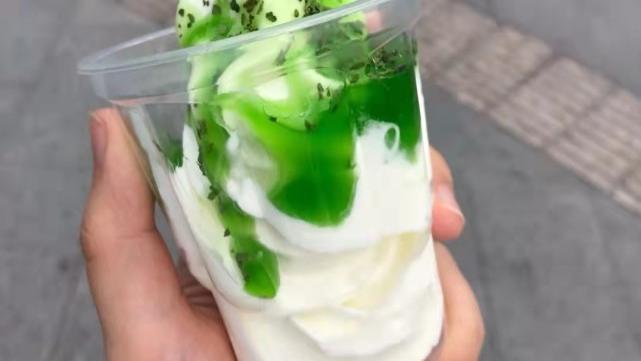 香菜|麦当劳果然掌握了“流量密码”！这款新商品，口味简直离了个谱