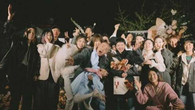 郝劭文|郝劭文公开求婚视频，未婚妻首发声回应二婚争议：感恩过去一切