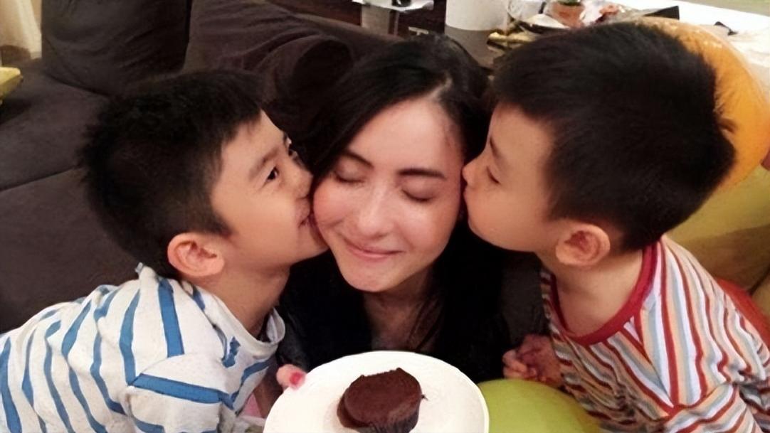 热依扎|打死也不说孩子父亲是谁！这6位女星独自带娃，各有各的心酸?