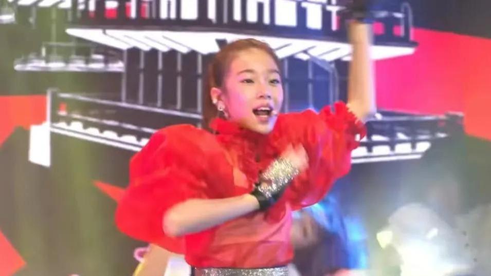 曾馨莹|郭台铭12岁女儿拍MV超有范儿！实力模仿霉霉，唱跳功底不输妈妈