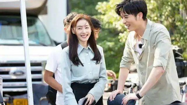 电影|承认啦！悄悄同居，他俩竟然谈过？