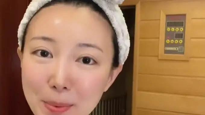 香港小姐|34岁TVB离巢小花晒近况，豪宅内设汗蒸房成亮点，曾因丑闻被雪藏