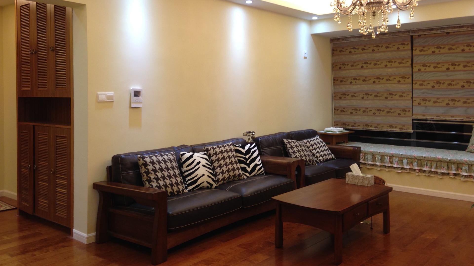 亲戚新家高端大气上档次，尤其是阳台安装的防盗窗，简直完美！