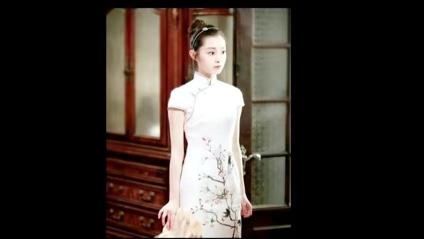 宋轶|32岁宋轶的身材，有多好？穿上旗袍满满的女人味