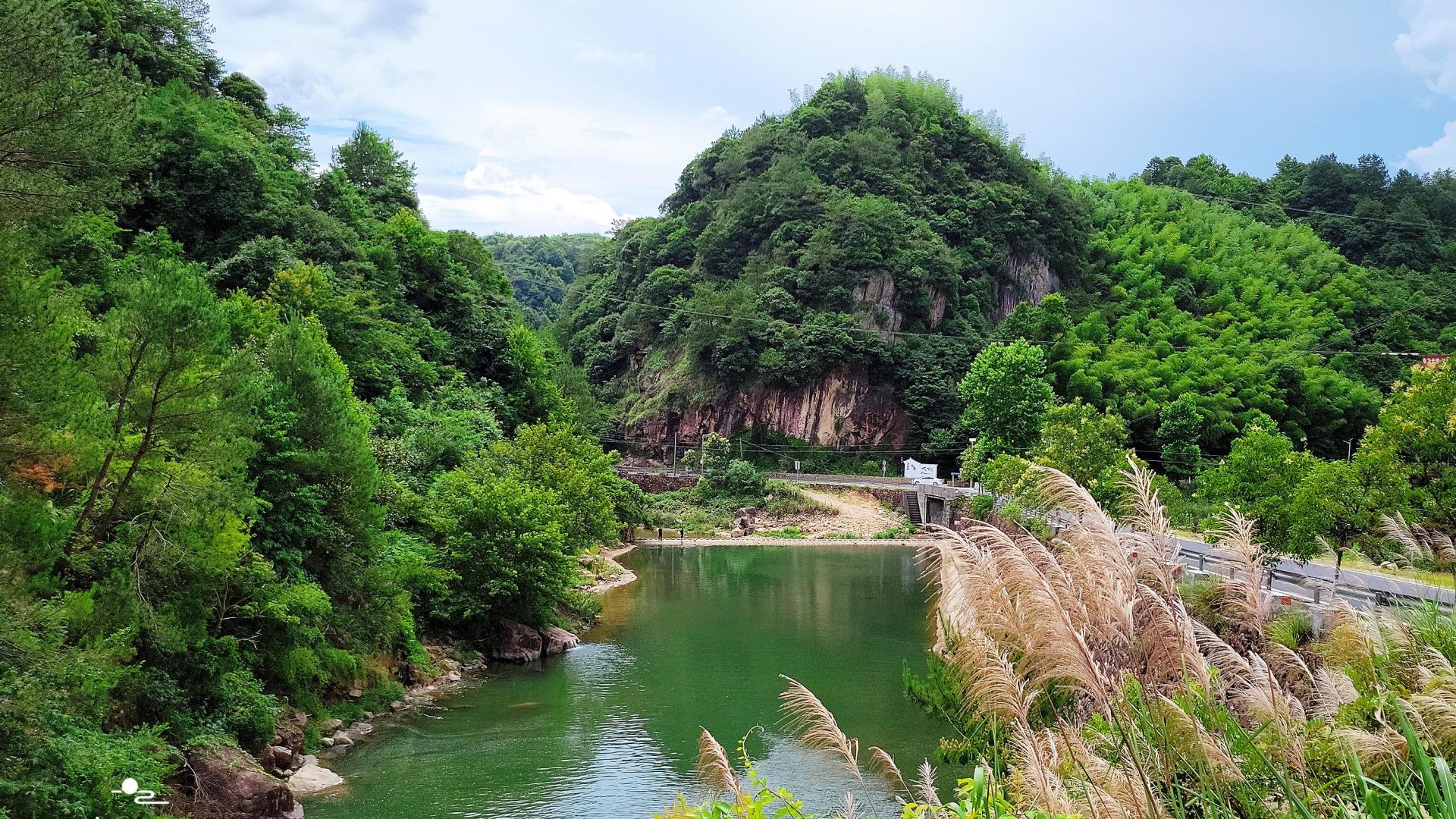 |被称为世外桃源的新昌古村，清溪瀑布真的美不胜收，竟是消暑胜地