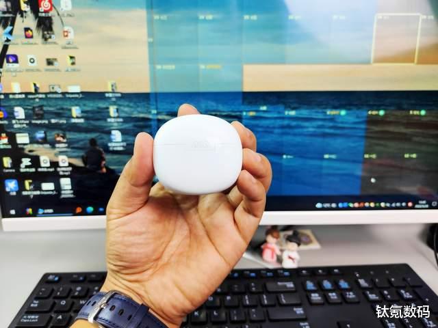 蓝牙耳机|卷王再临,性价比谁与争锋,QCY AilyPods半入耳蓝牙耳机体验
