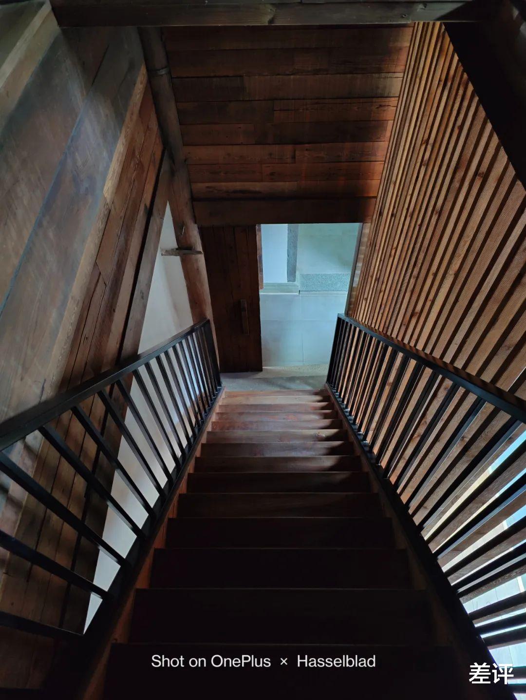 相机|都卖四五千的价格,到底谁才是2022年的拍照手机联名之王?