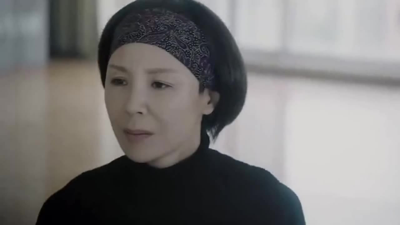 孩子和事业，她选择了孩子，坚称自己后悔