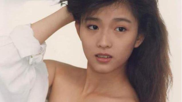 |?她是苦情剧天花板，曾在综艺中默认自己的性取向，今52岁未婚未育