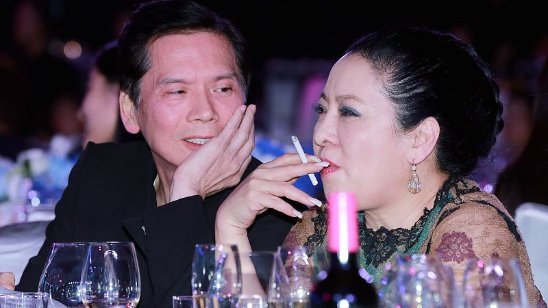 向华强|北京90年代最猛混混，追着向华强打到深圳，一把刀硬闯浙江村