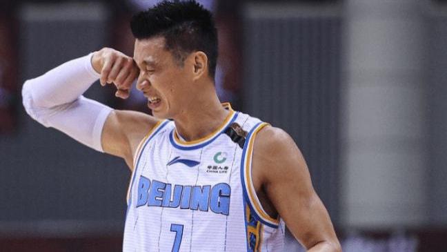 林书豪|林书豪：教练我想打球！雅尼斯：可我们不太想让你打球！