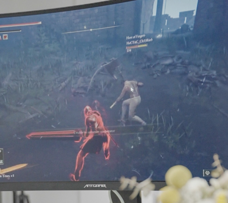 显示器|设计感与使用感皆优秀：蚂蚁电竞ANT27TQC曲面显示器