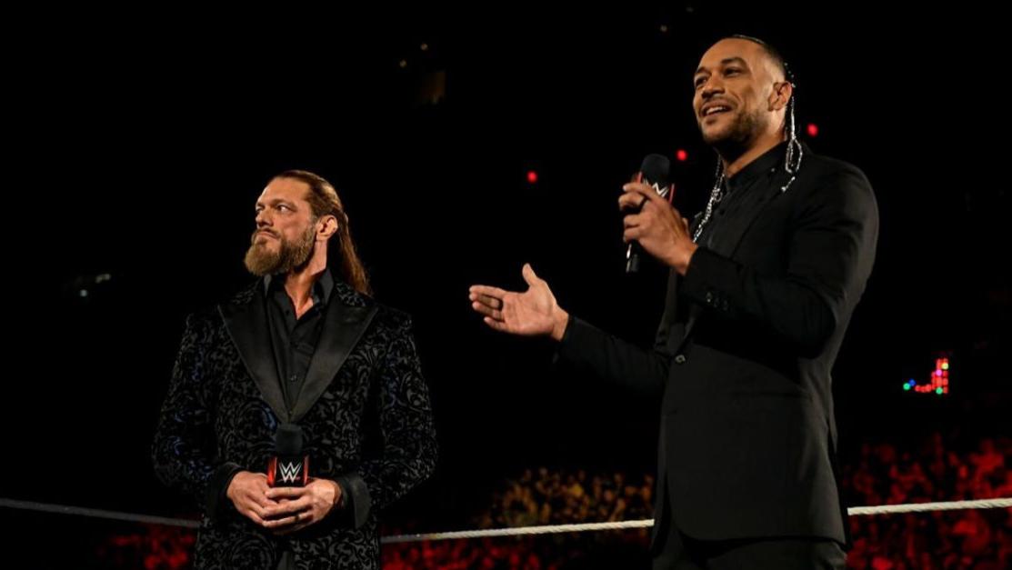艾吉|WWE名人堂艾吉也带不动？猎魔射手达米安成最卑微的反派人物！