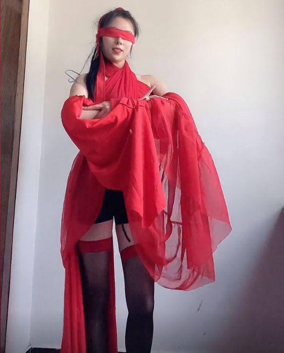 眼罩|Cos终结者对永劫下手! 窗帘、衣架、染布宁红夜出场,玩家却看哭