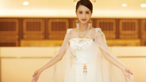 佟丽娅|佟丽娅婚姻中太卑微，以离婚收场，如今事业上越来越好