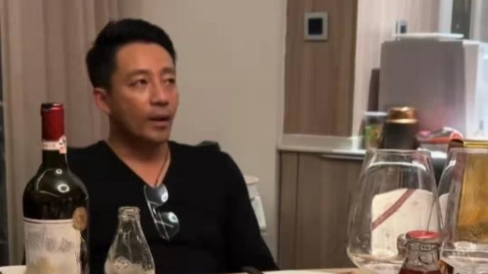 汪小菲|汪小菲懒理大S婚讯搞事业，直播狂吃却不说话，疑抠图欺骗消费者