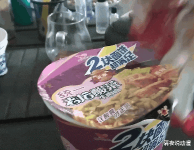 手办|“百元手办压5块钱杯面”,这是专属于阿宅们的二次元浪漫