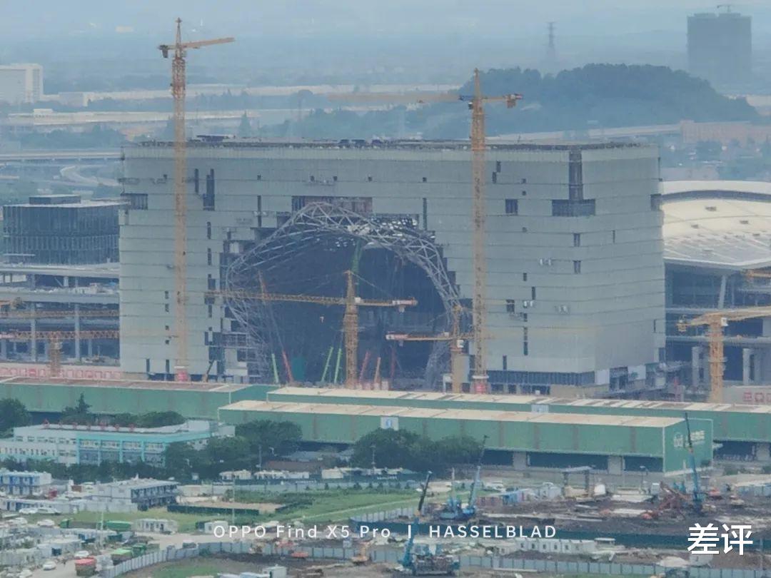 相机|都卖四五千的价格,到底谁才是2022年的拍照手机联名之王?