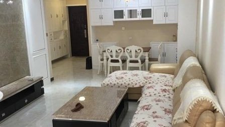 婚房已经装修完毕，婆婆和小姑子却说我没出钱买房，只能住次卧