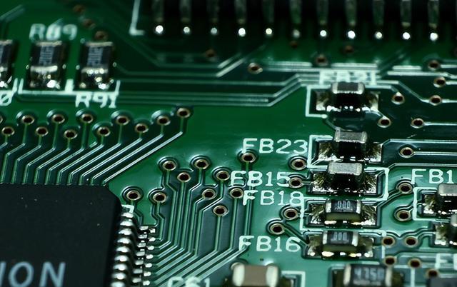 芯片|100亿美元不够吸引?印度再接再厉:邀请英特尔、台积电在印建厂