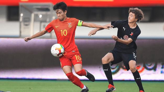西班牙队|伟大的2-0！中国足球新星破门+助攻，比武磊出彩，前女友：渣男