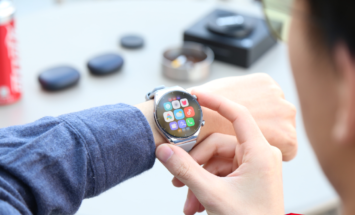 MacBook Pro|手机手表平板怎么选?暑期换新看这三款好口碑机型,不做冤大头