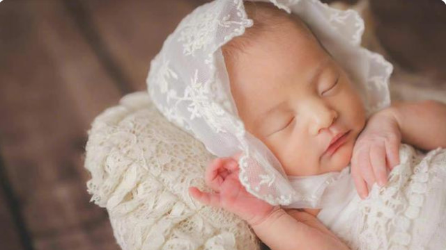 |周杰伦官宣妻子三胎生女，首晒女儿正面照，评论区却一片吐槽声