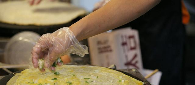 你以为卖煎饼的是低收入人群, 其实做好了一年能挣20万元