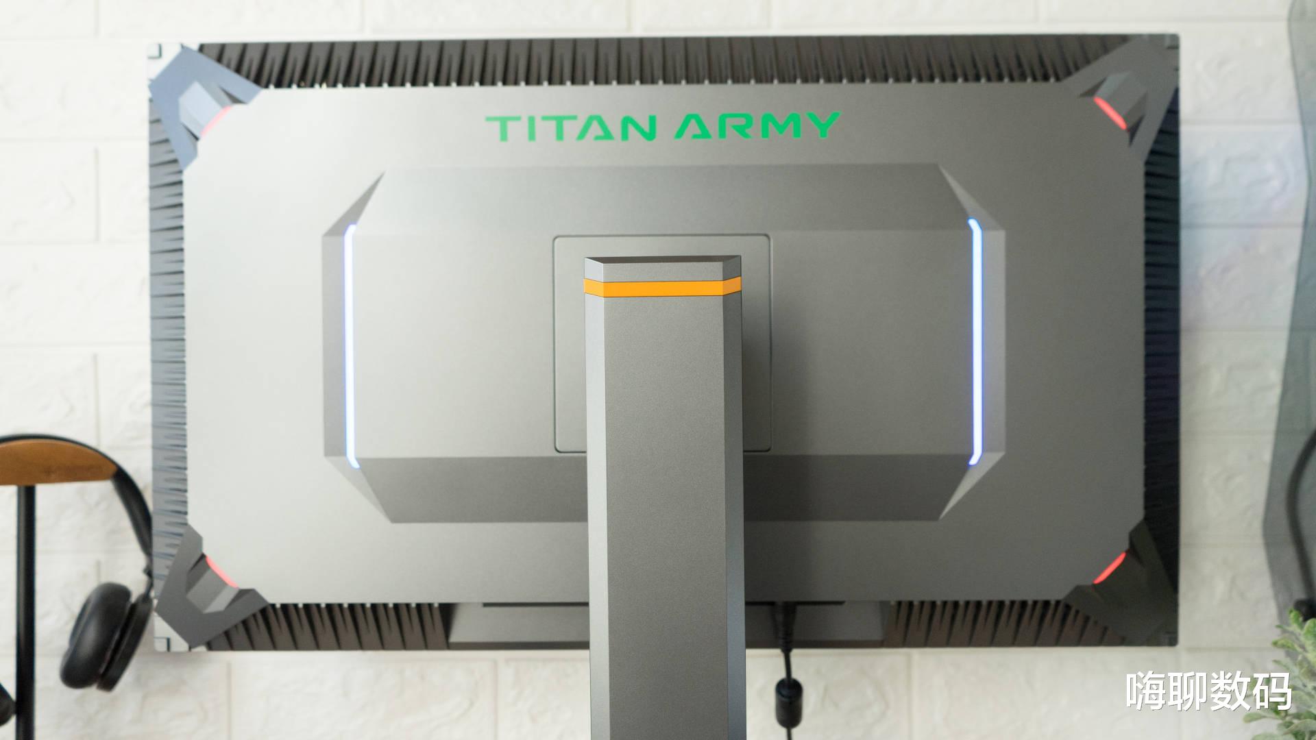 移动电源|MiniLED+165Hz刷新率，玩游戏更给力，泰坦军团电竞显示器真香