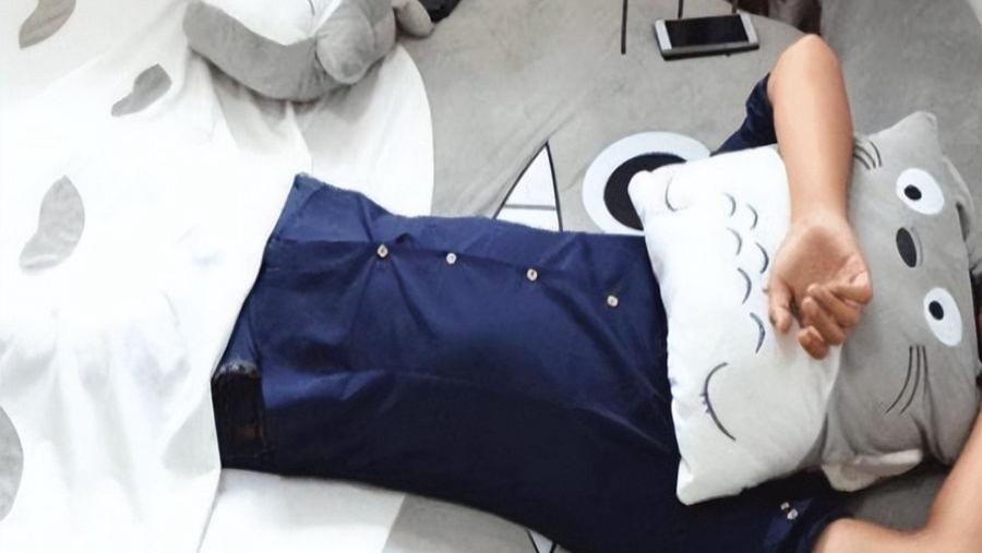 肝脏|失眠越严重的人，越喜欢这样做，陷入焦虑失眠的恶性循环不自知