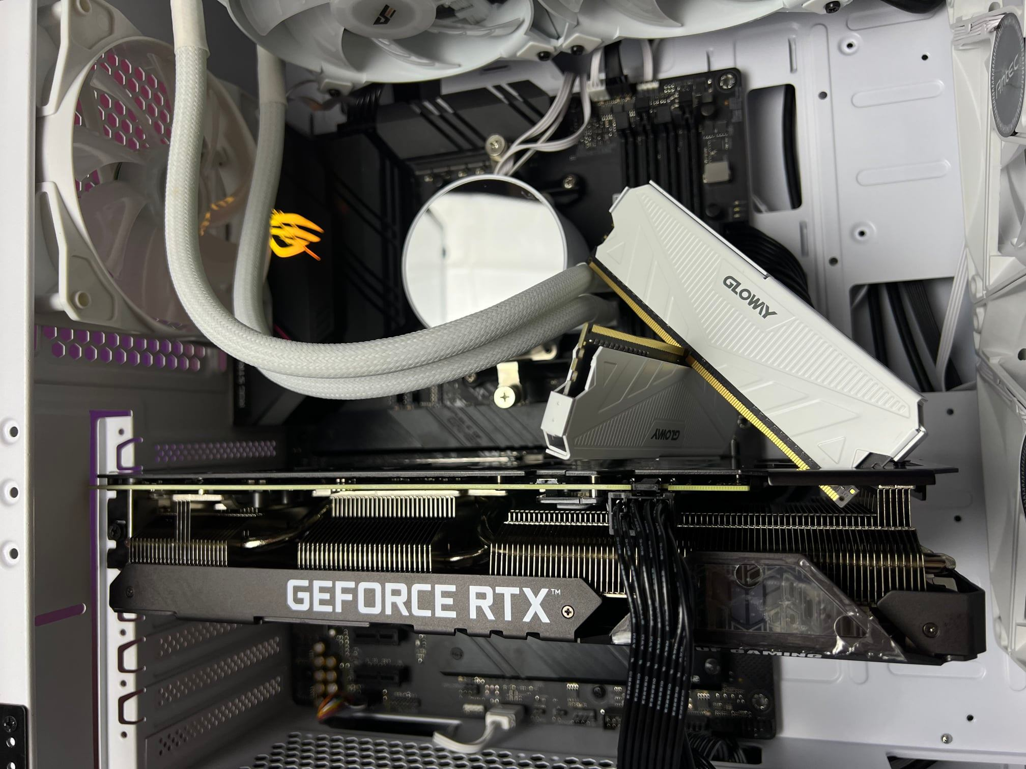 打铁还得自身硬！多亏了强势崛起的中国品牌，国外大厂再也不失火、停电、发大水了。
