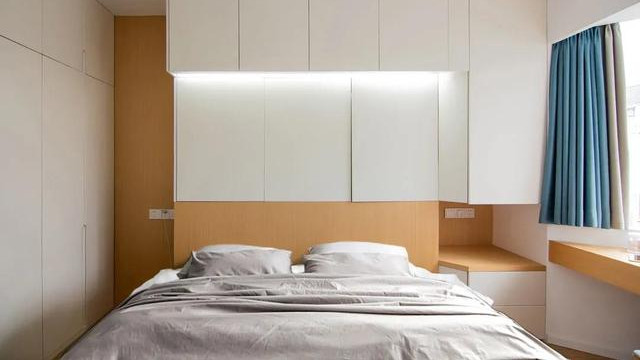 她坚持去除客厅背景墙，还在卫生间设计储物区，成果却让人惊艳