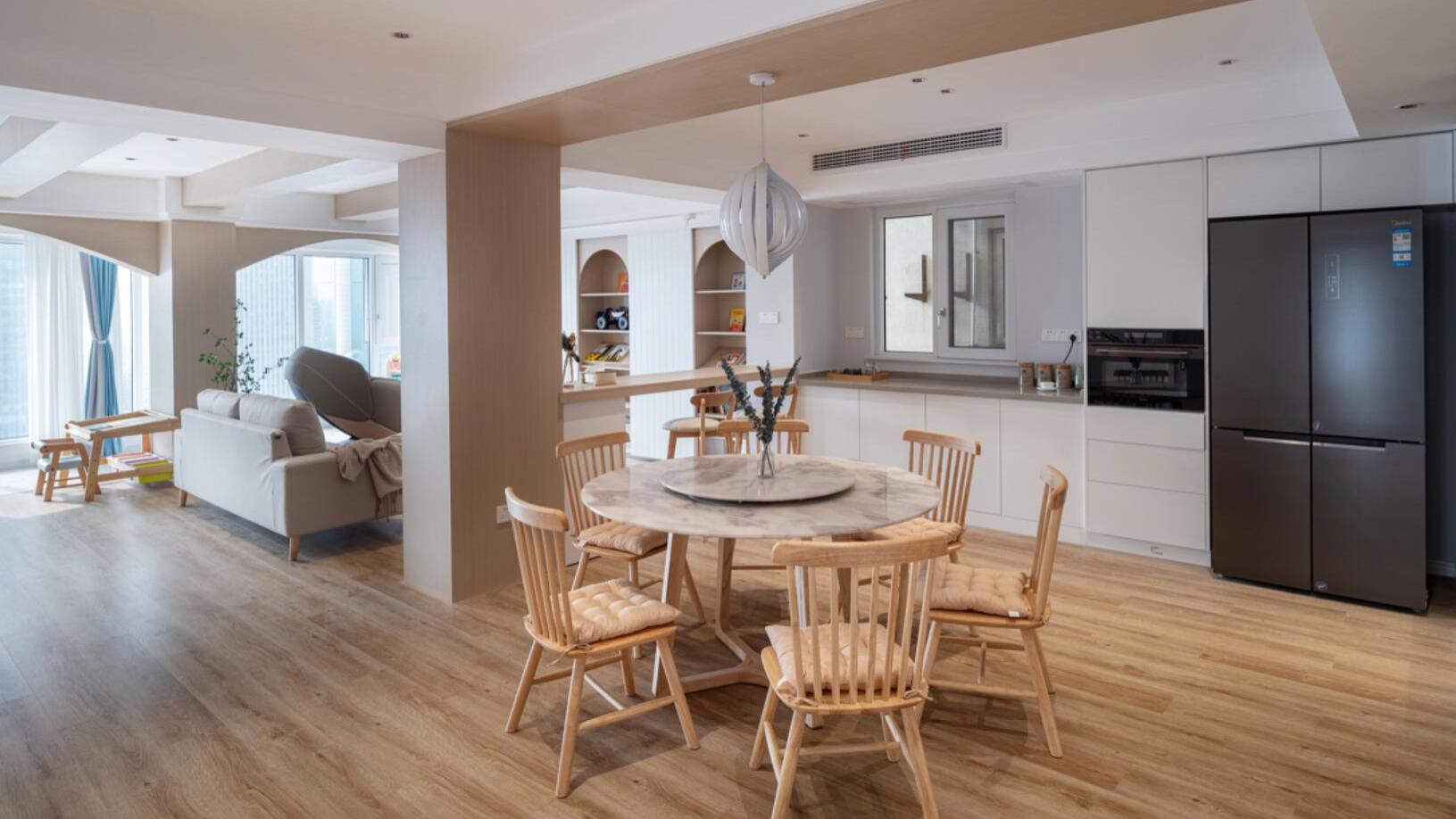 衣帽间放外面，洗衣机放门口，她160㎡家，完美诠释了人性化布局