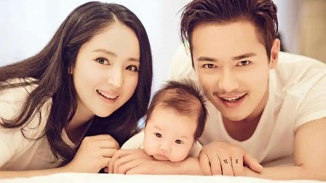 董璇|8位离婚后单身带娃的富婆女星，追求者都是弟弟，为了孩子难再婚