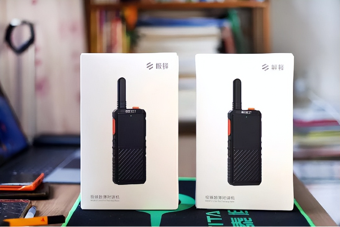 对讲机|超轻薄易携带，还支持蓝牙，小米有品上架极蜂对讲机A306