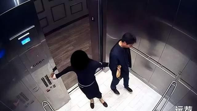 章泽天|刘强东强奸案中受害女子的照片被曝光！看完后还是觉得奶茶妹妹好！