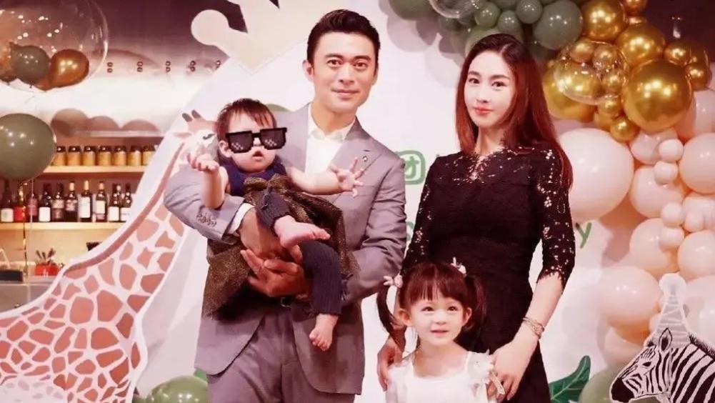 樊少皇|樊少皇晒女儿美照，网友：怎么可以这么漂亮，眼睛真好看