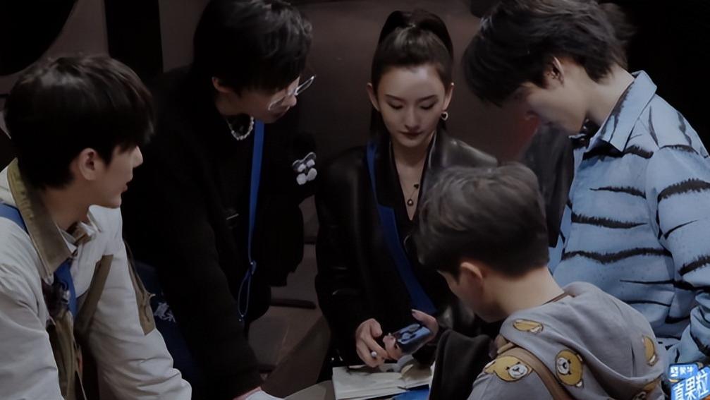 郭麒麟|《开始推理吧》火了，郭麒麟成“行走的计算器”，毛晓彤表现惊艳