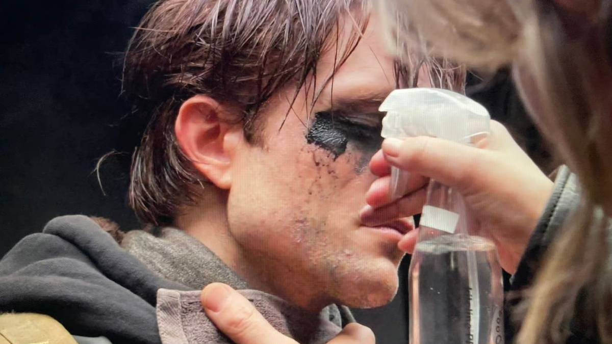 罗伯特·帕丁森|罗伯特帕丁森烟熏妆好欲，头发凌乱氛围感绝了，网友：我可以