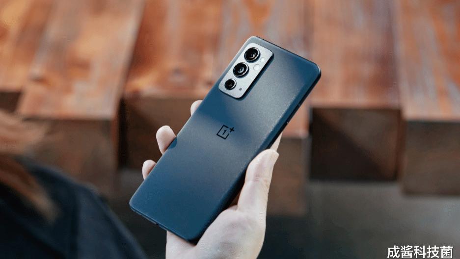 富士康|手机厂商为降低成本，而阉割的“5大功能”，你的手机还保留哪些？