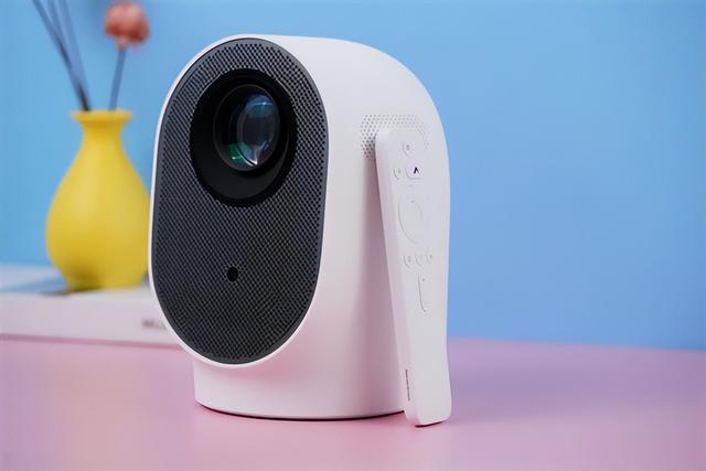 投影仪|超萌一颗大眼！小明Q2投影仪开箱图赏